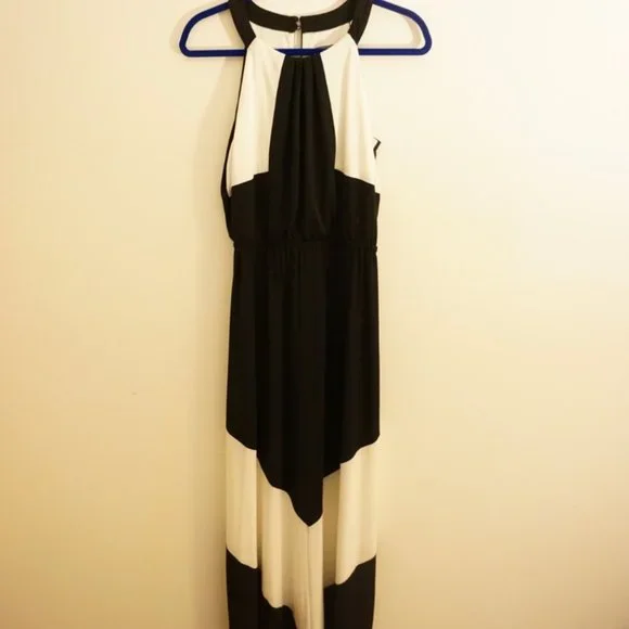Vince Camuto Geometric Black and White Maxi - Picture 2 of 4